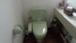 B004